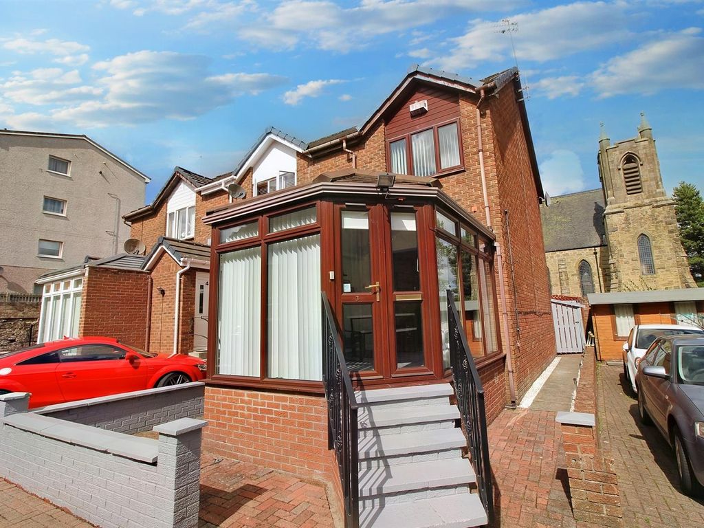 2 bed end terrace house for sale in Greenhill Court, Fauldhouse