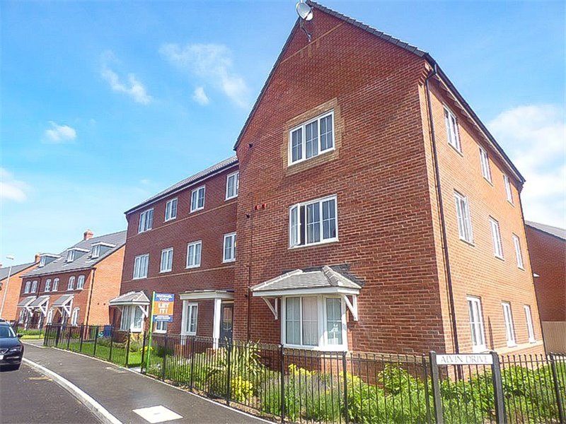 2 bed flat to rent in Winter Gate Road, Longford, Gloucester GL2, £825