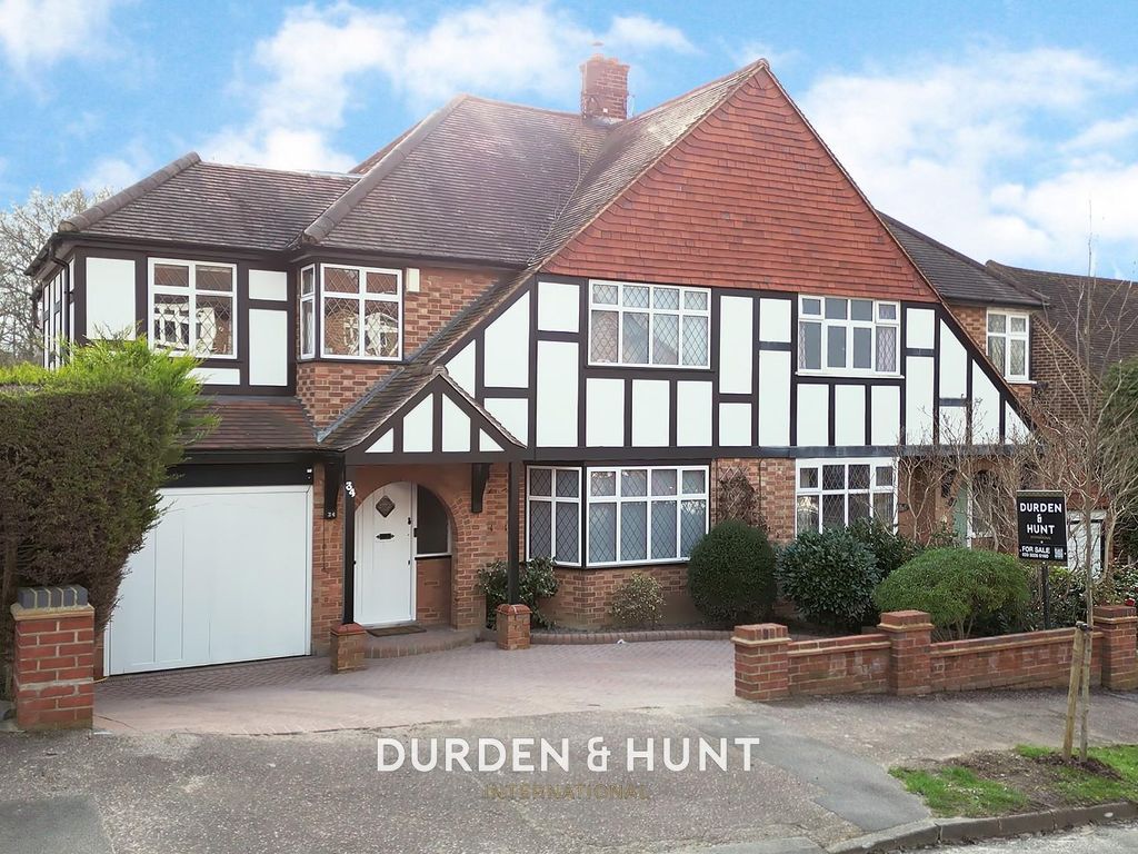 5 bed semidetached house for sale in Lyndhurst Rise, Chigwell IG7, £