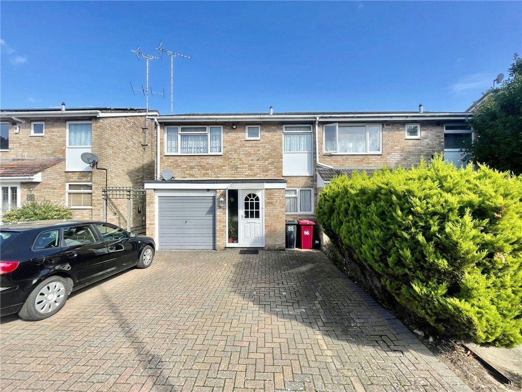 4 bed semidetached house for sale in Galsworthy Drive, Caversham