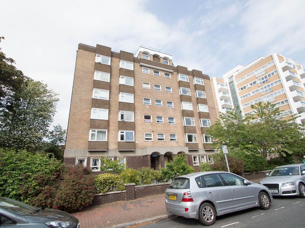 Studio to rent in Hartington Place, Eastbourne BN21, £700 pcm Zoopla