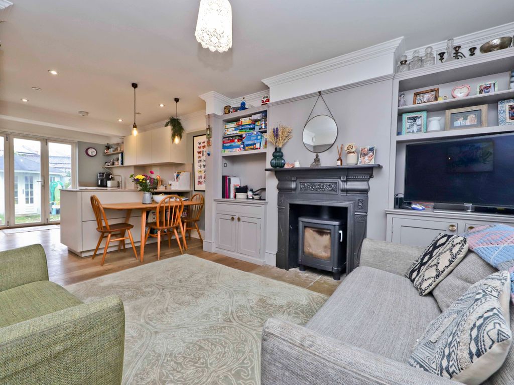 2 bed cottage for sale in Waxwell Lane, Pinner HA5, £550,000 Zoopla