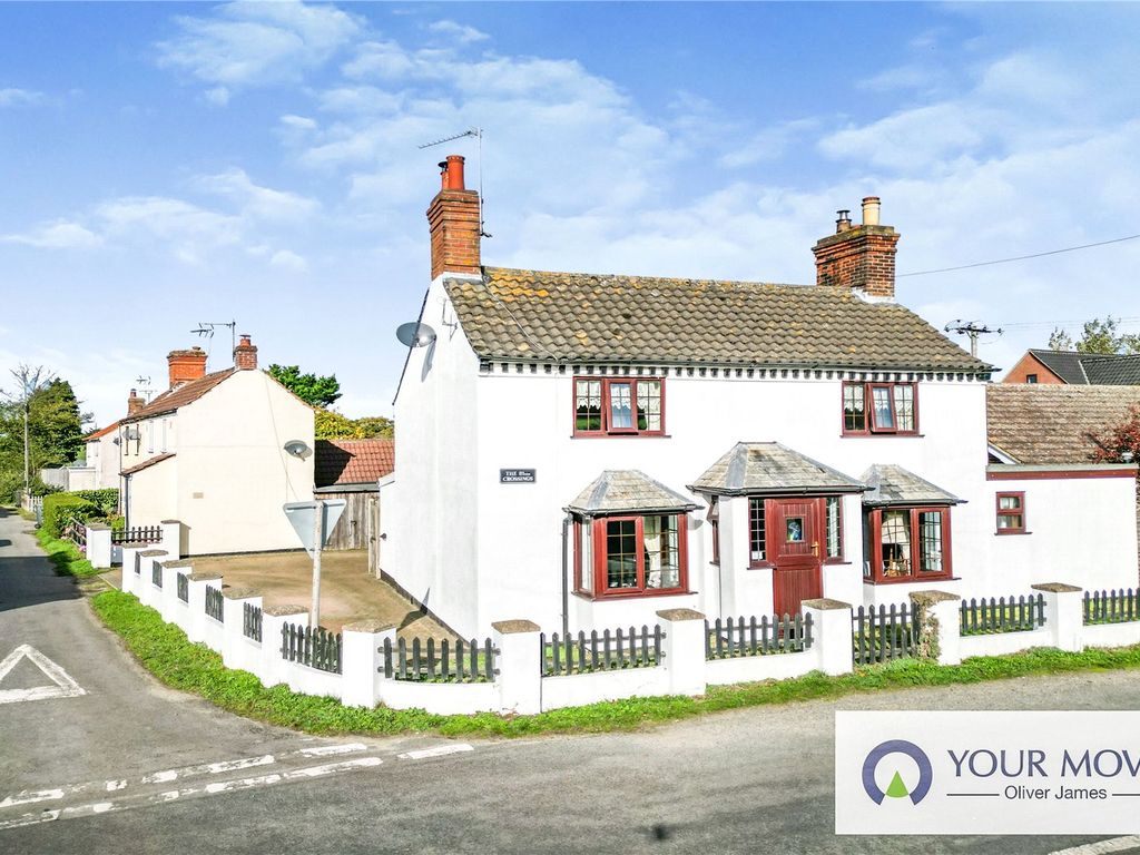 3 bed detached house for sale in Church Road, Mutford, Beccles, Suffolk