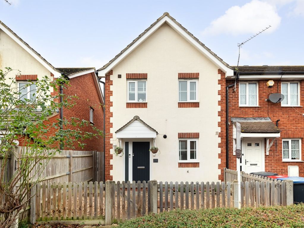 3 bed semidetached house for sale in Windsor Gardens, Herne Bay CT6, £