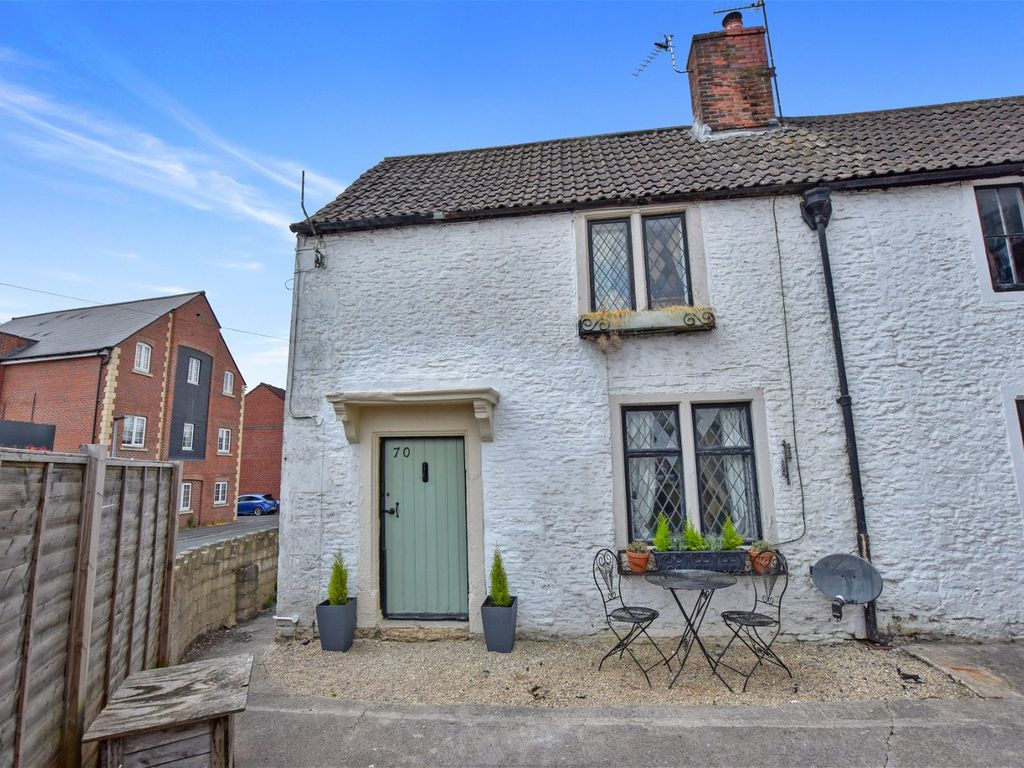 2 bed terraced house for sale in Marshfield Road, Chippenham SN15, £