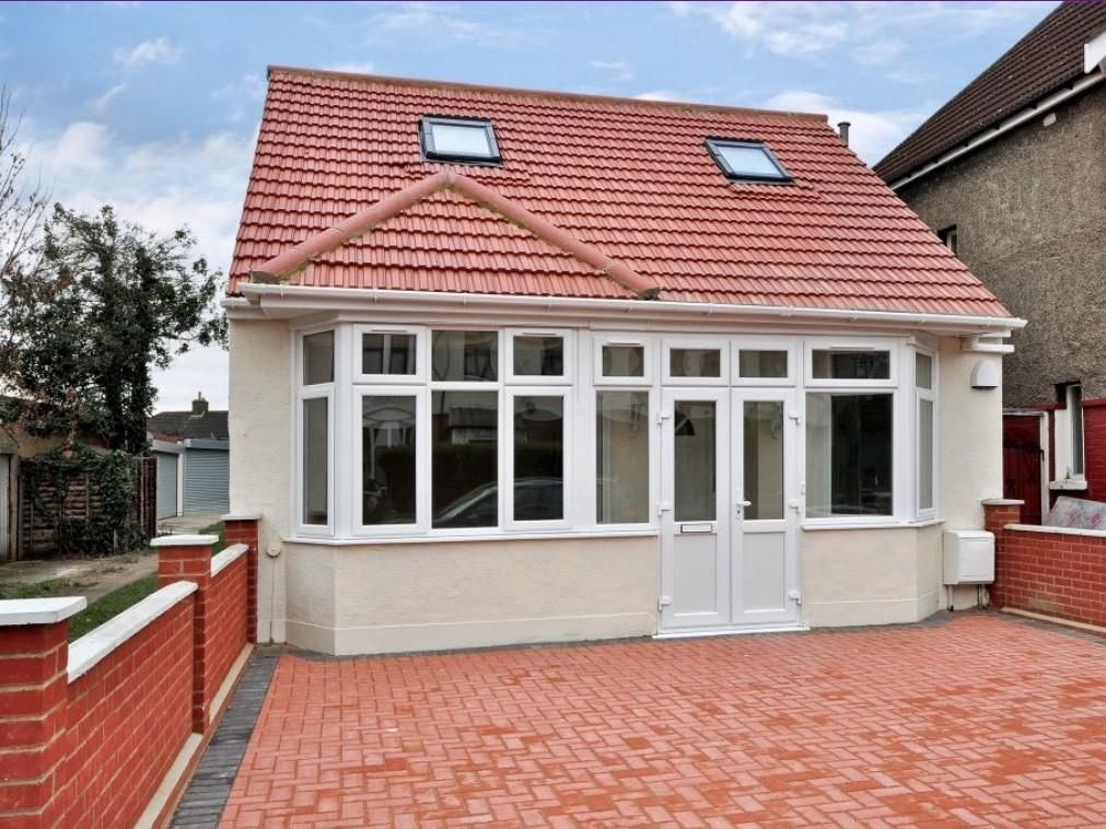 4 bed detached bungalow to rent in Meldrum Road, Goodmayes, Ilford IG3