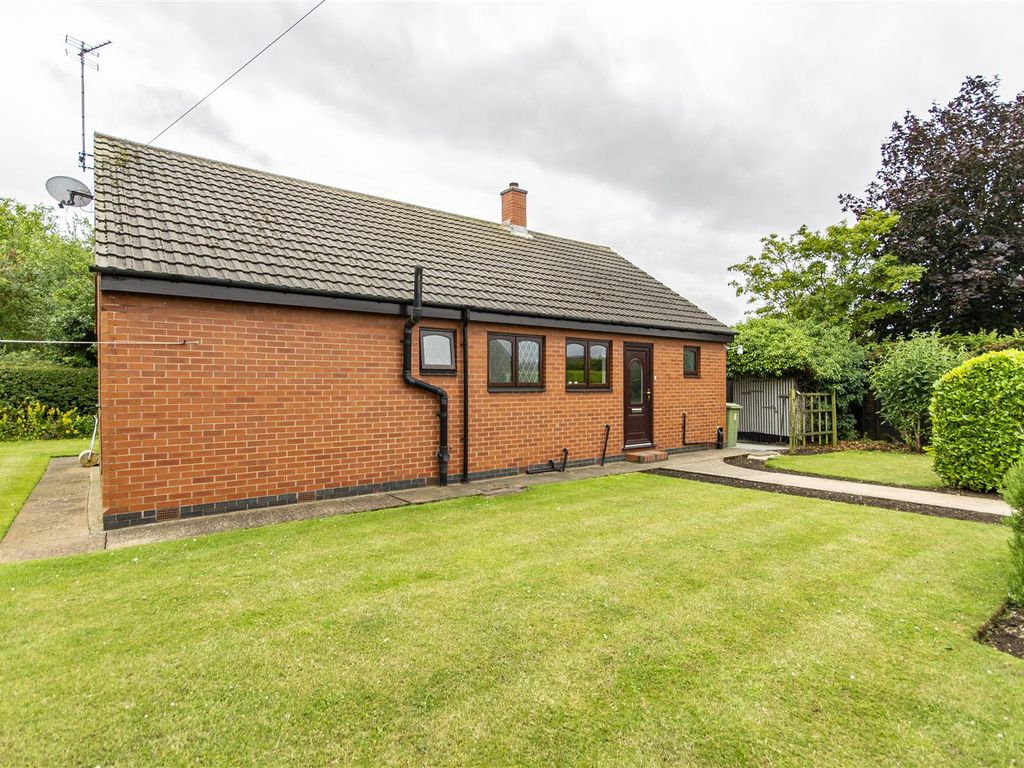2 bed detached bungalow for sale in Court View, Clowne, Chesterfield