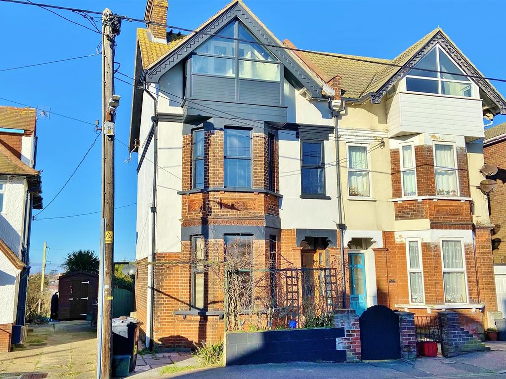 6 bed semidetached house for sale in Woodberry Way, Walton On The Naze CO14, £395,000 Zoopla