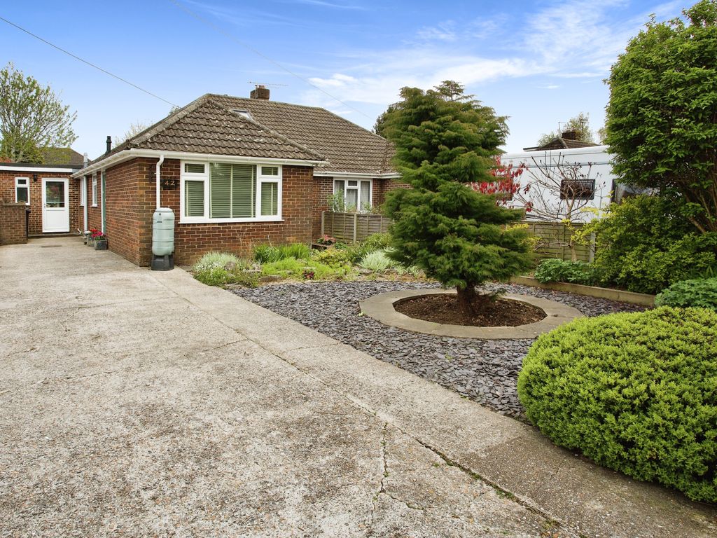3 bed semidetached bungalow for sale in Haig Road, Eastleigh SO50 Zoopla