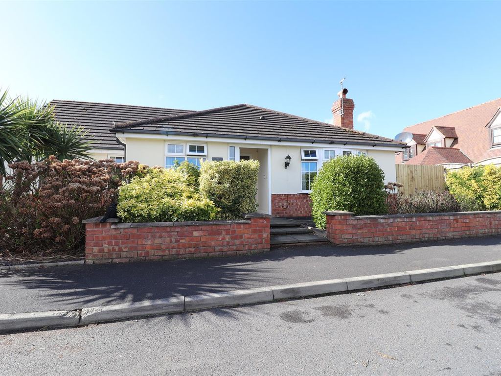 Moss Gardens, Southport PR8  