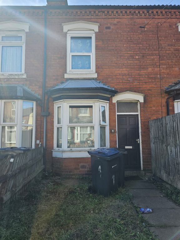 2 bed terraced house to rent in Lime Grove, Birmingham B10, £850 pcm