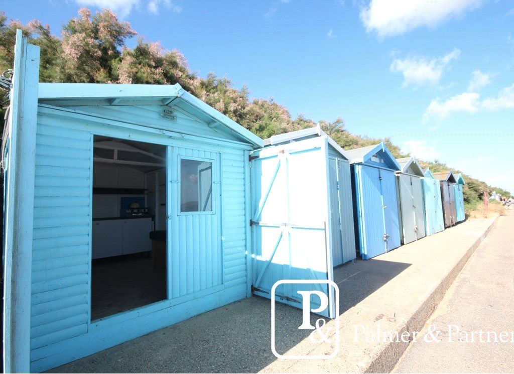 Bungalow for sale in Kings Parade, HollandOnSea CO15 Zoopla