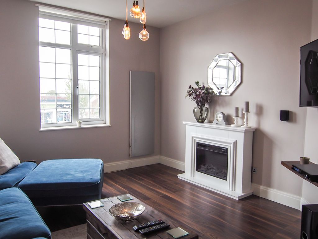 1 bed flat to rent in The Lanes Shopping Centre, Birmingham Road, Sutton Coldfield B72, £650 pcm