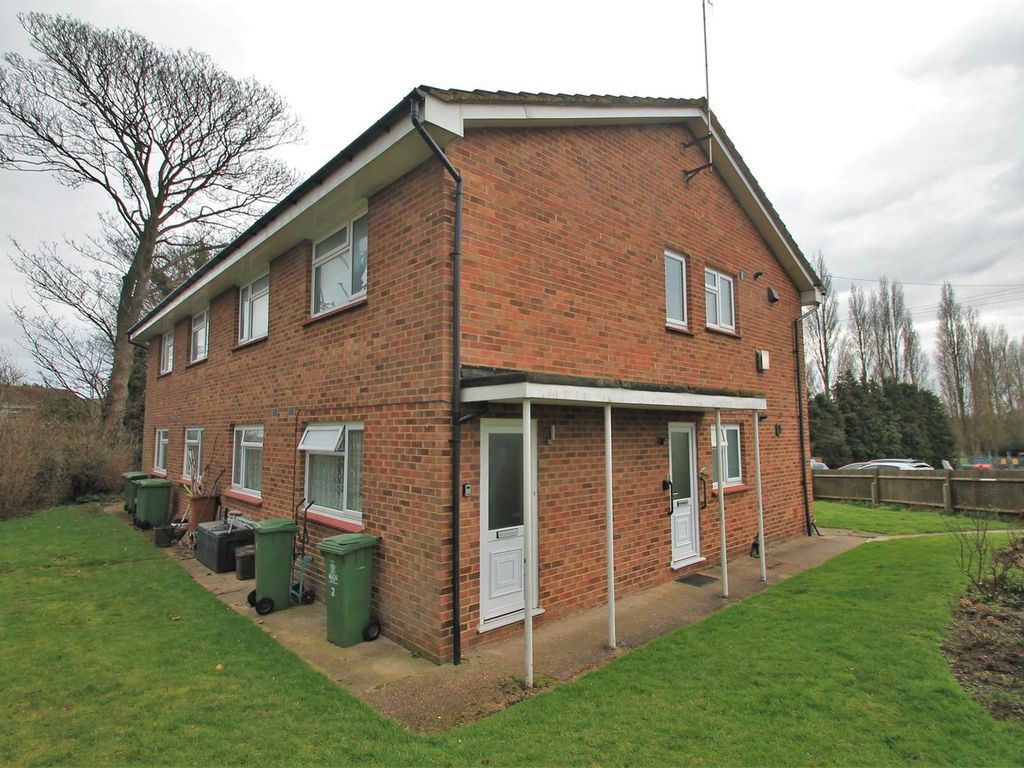 2 bed flat to rent in Mount Drive, Bexleyheath DA6 Zoopla