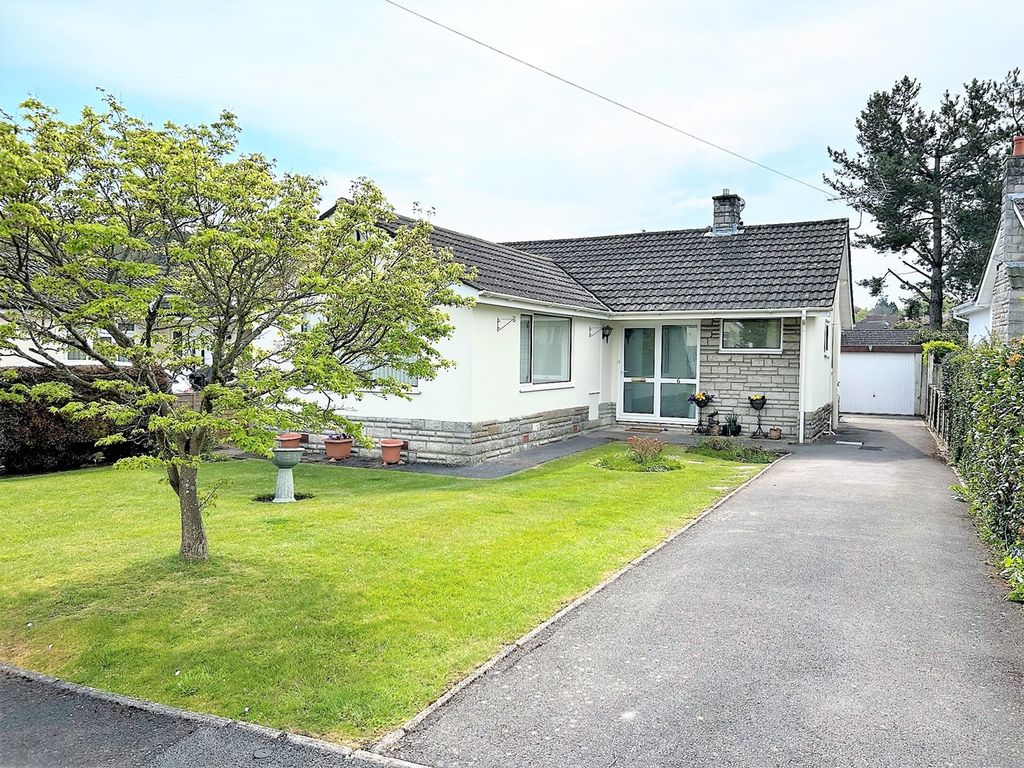 2 bed bungalow for sale in Banstead Road, Broadstone BH18 Zoopla