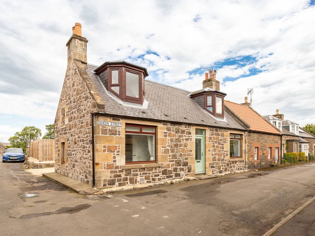 3 bed villa for sale in Queen Street, Dunshalt, Fife KY14, £230,000