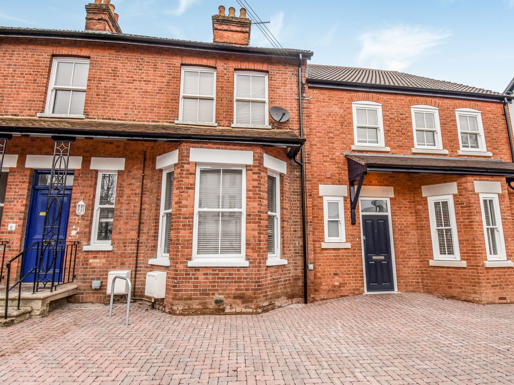 3 bed flat to rent in St. Lukes Road, Maidenhead SL6, £1,650 pcm Zoopla