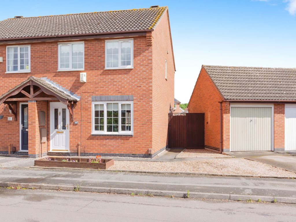 3 bed semidetached house for sale in Martin Drive, Syston, Leicester