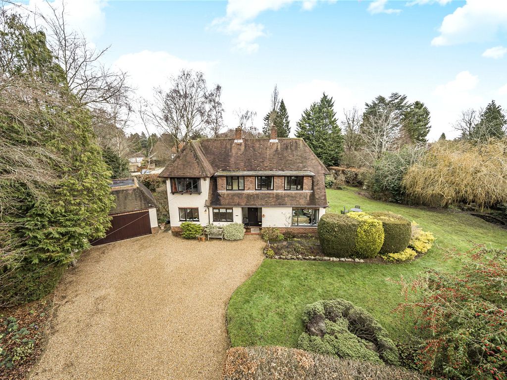4 bed detached house for sale in Cokes Lane, Chalfont St. Giles