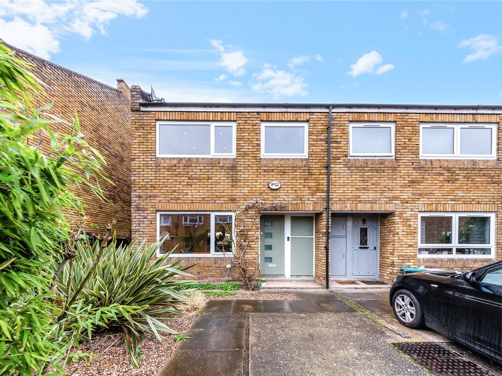 3 bed detached house for sale in Garrick Close, London SW18 Zoopla