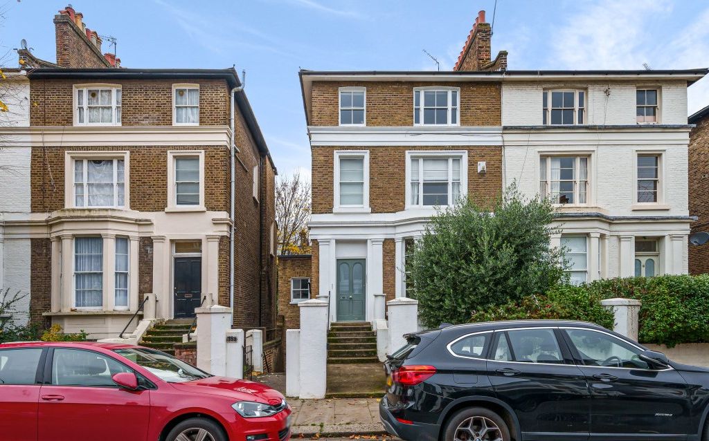 2 bed flat for sale in Stowe Road, London W12, £600,000 Zoopla