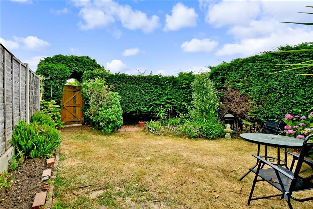 2 bed flat for sale in Goring Road, GoringBySea, Worthing, West Sussex BN12 Zoopla