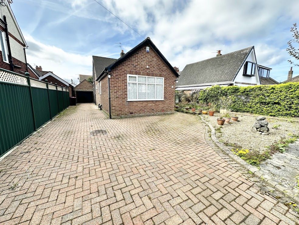 3 bed bungalow for sale in Stockdove Way, Cleveleys FY5, £300,000 Zoopla