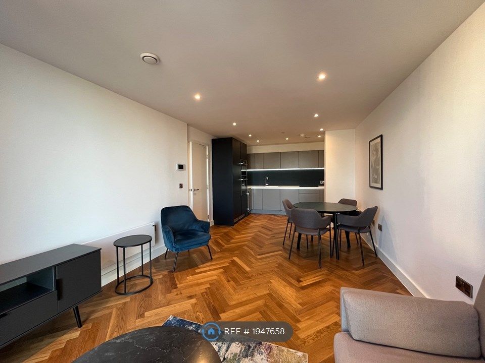 2 bed flat to rent in East Tower At Deansgate Square, Manchester M15, £