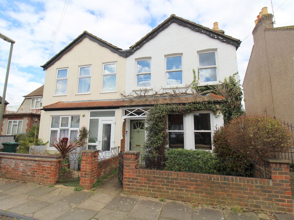 3 bed semidetached house for sale in Oakfield Road, Ashford TW15 Zoopla