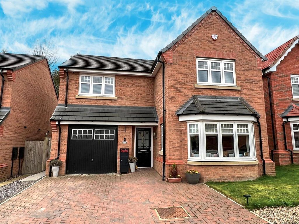 4 bed detached house for sale in Hawthorne Avenue, Monk Bretton