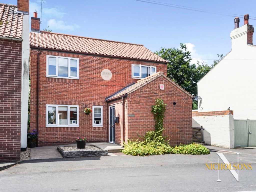 3 bed detached house for sale in Town Street, Lound, Retford
