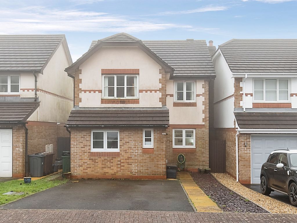 4 bed detached house for sale in Century Close, St. Austell PL25 Zoopla