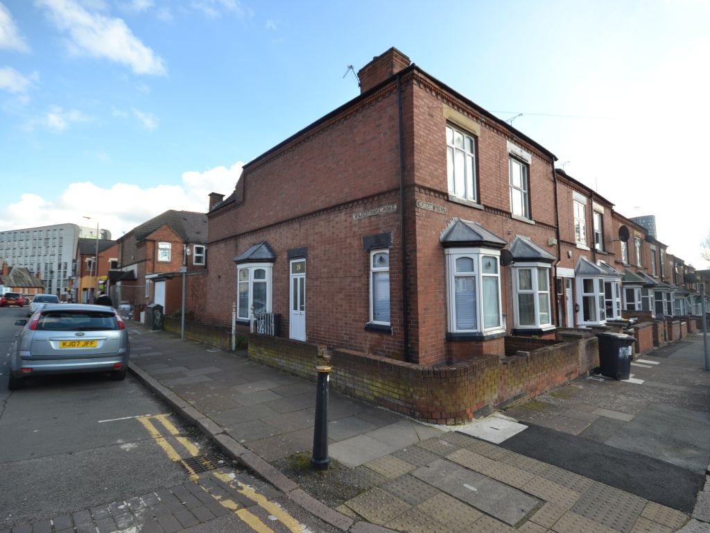 3 bed end terrace house to rent in Wilberforce Road, West End