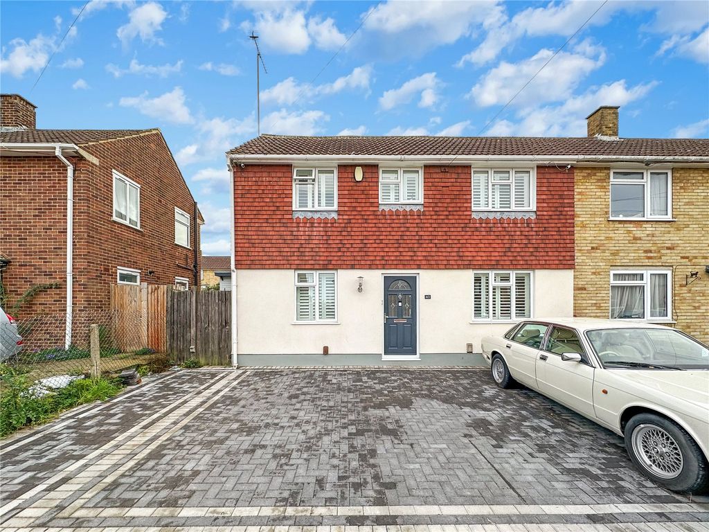 3 bed end terrace house for sale in Thornham Road, Gillingham, Kent ME8