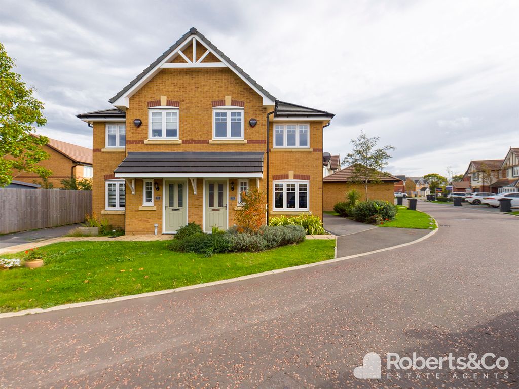 3 bed semidetached house for sale in Greenhill Close, Penwortham