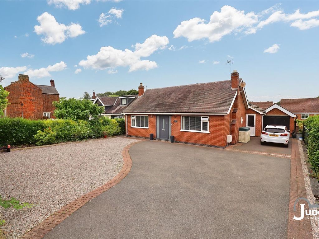 3 bed detached bungalow for sale in Brooks Lane, Whitwick, Coalville