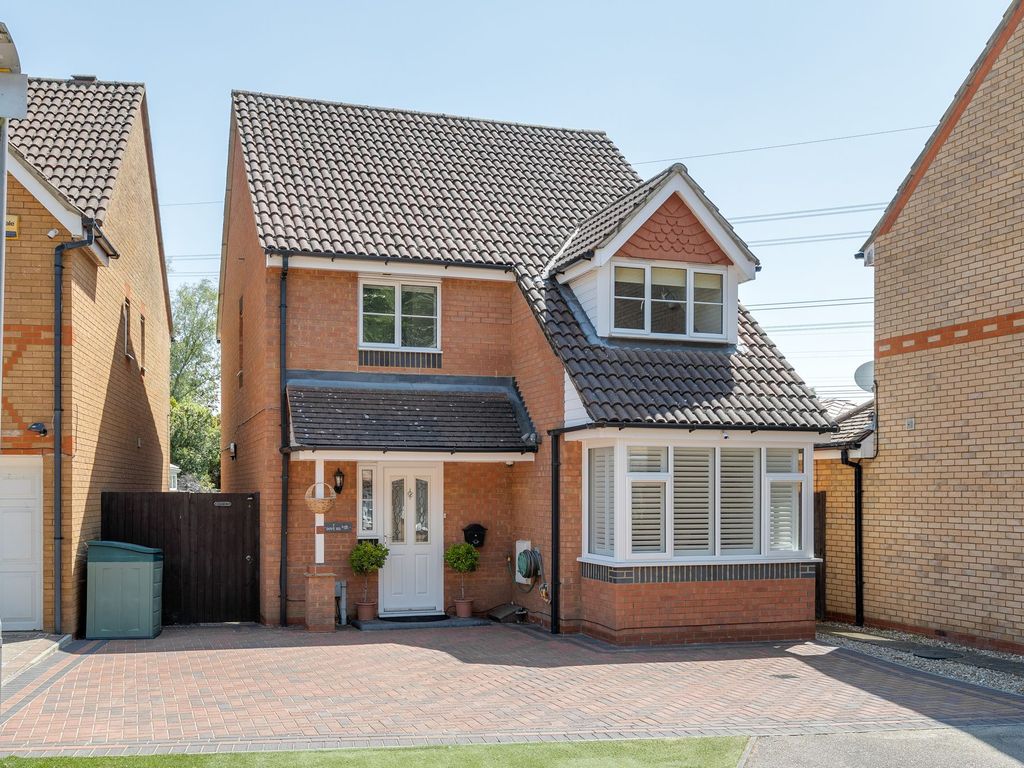 4 bed detached house for sale in Dove Road, Stevenage SG1 Zoopla