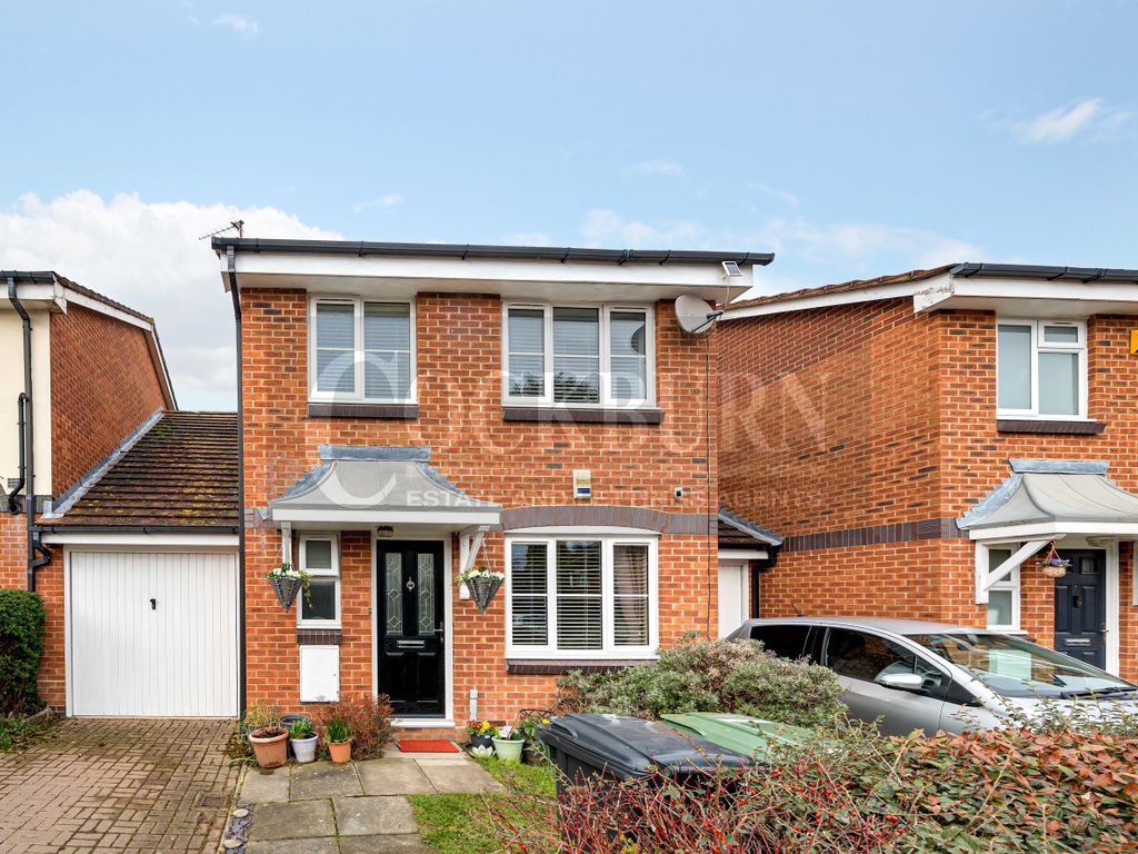 3 bed linkdetached house for sale in Pennington Way, London SE12 Zoopla