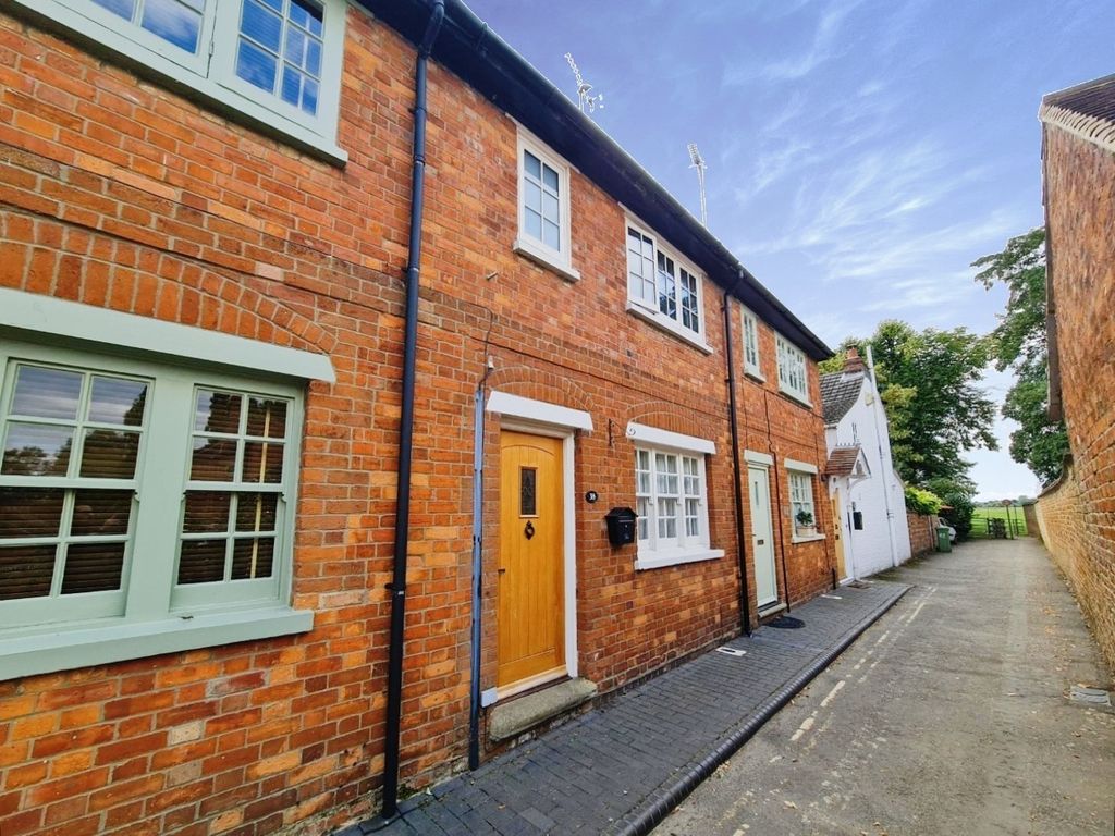 2 bed terraced house for sale in Mill Street, Newport Pagnell MK16 Zoopla