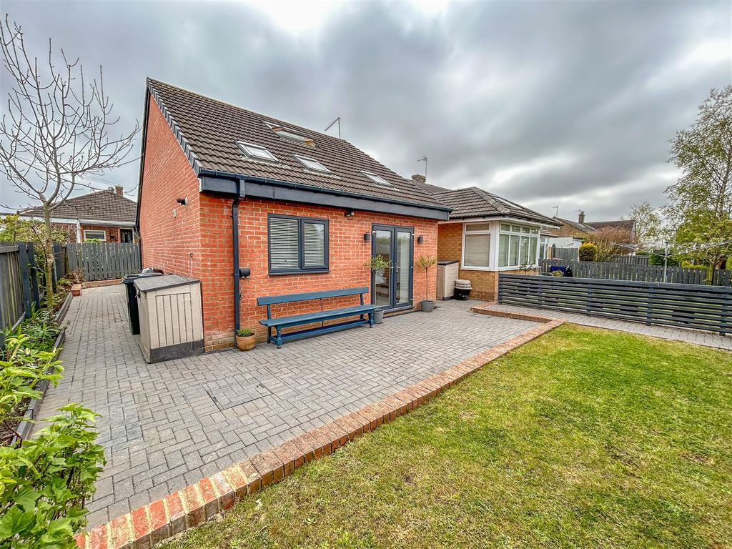 2 bed detached bungalow for sale in Ovingham Gardens, Wideopen