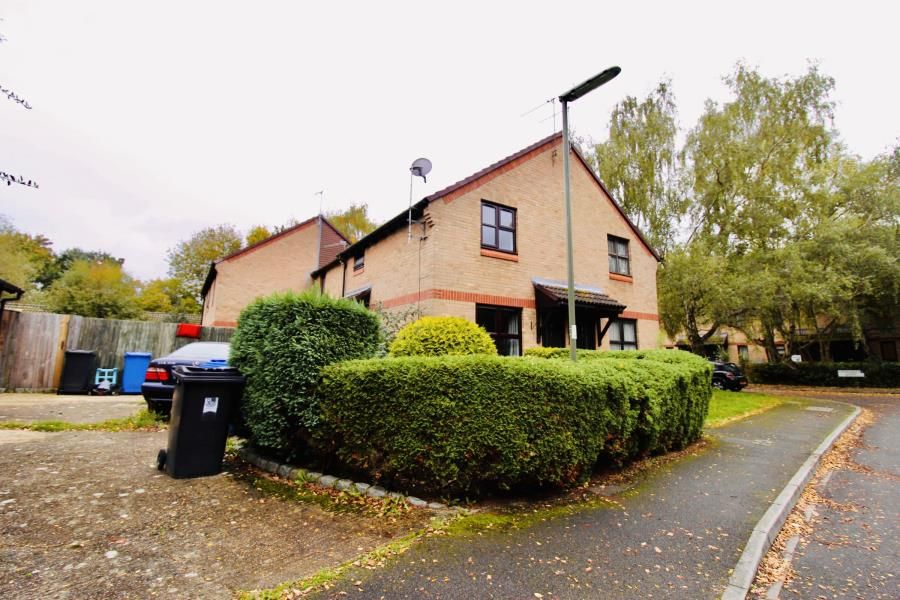 1 bed property to rent in Hedgerley Court, Horsell, Woking GU21 Zoopla