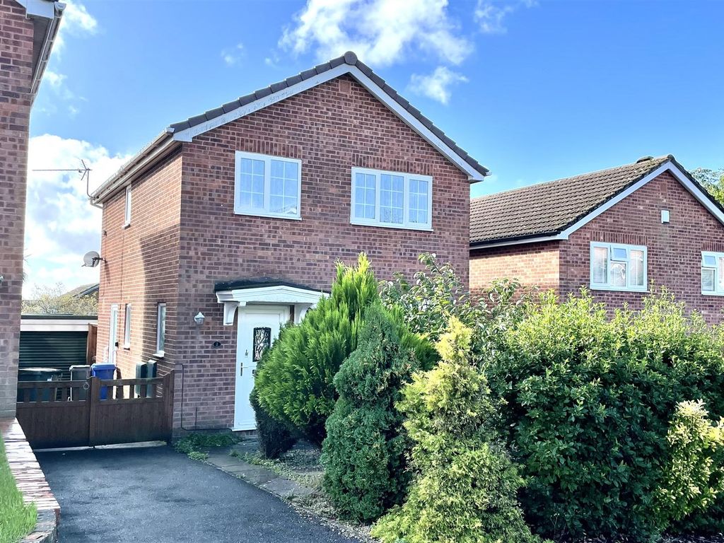 3 bed detached house for sale in Hawkchurch Gardens, Poole BH17, £