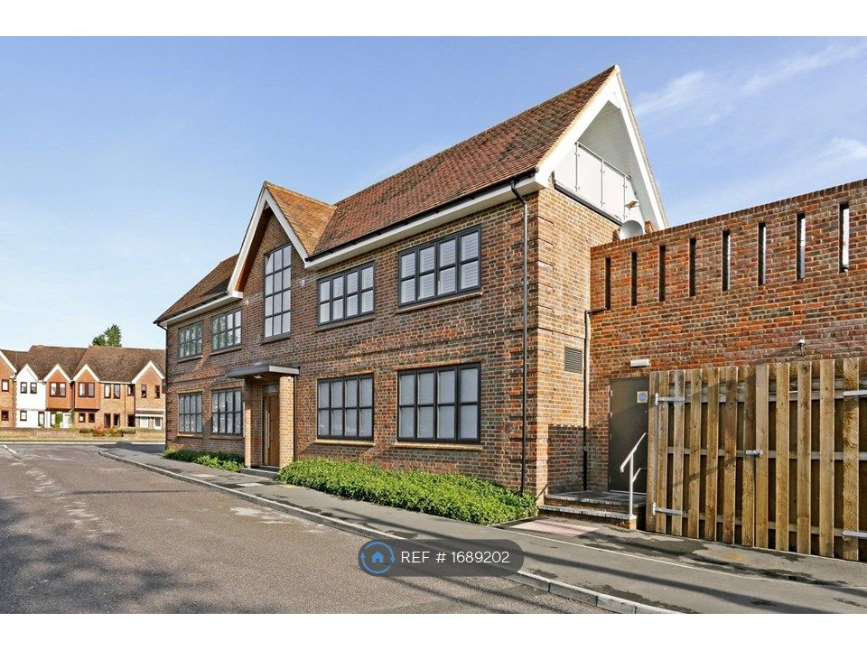 1 bed flat to rent in Pepys Drive, Great Missenden HP16, £1,250 pcm