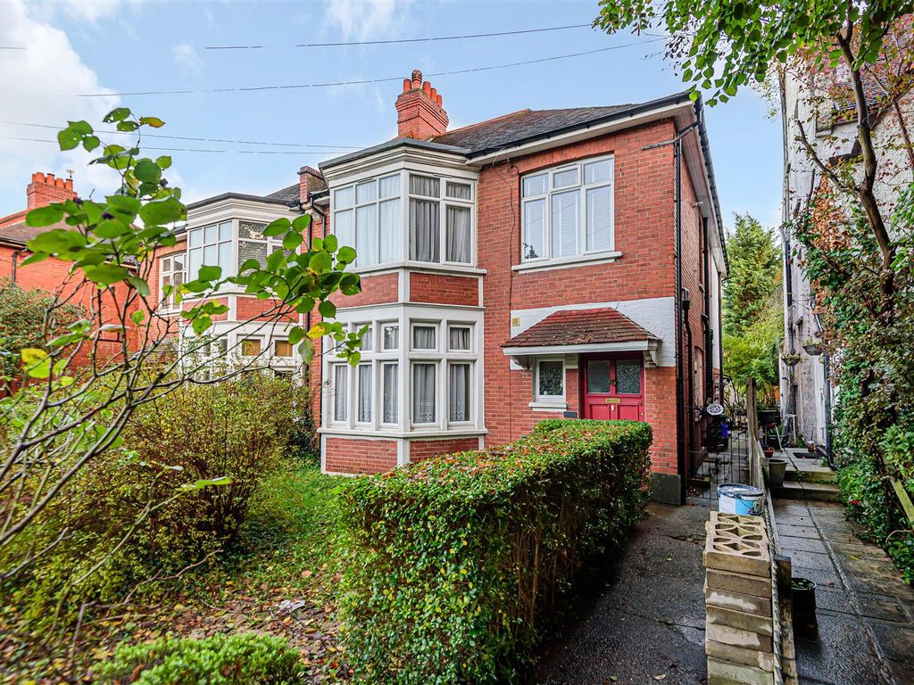 3 bed flat for sale in Park Hill, Carshalton SM5 Zoopla