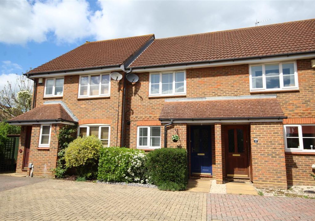 2 bed terraced house for sale in Newbury Close, Charvil, Reading