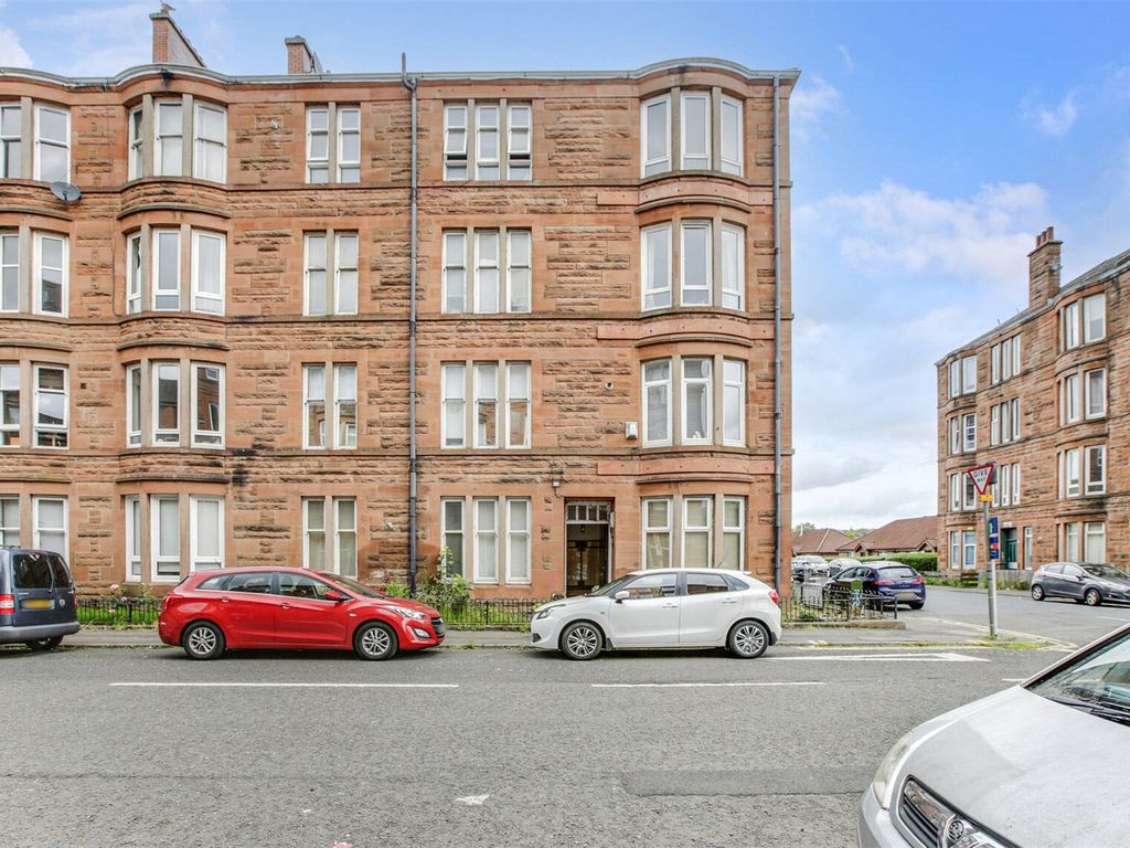 2 bed flat for sale in Budhill Avenue, Springboig, Glasgow G32, £80,000