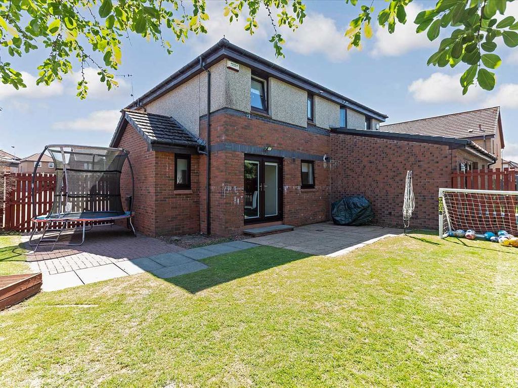 3 bed semidetached house for sale in Durban Avenue, Lindsayfield, East