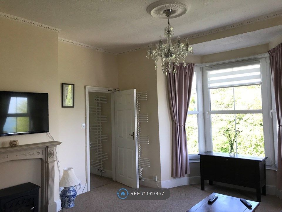 3 bed flat to rent in Victoria Street, Ventnor PO38, £975 pcm Zoopla