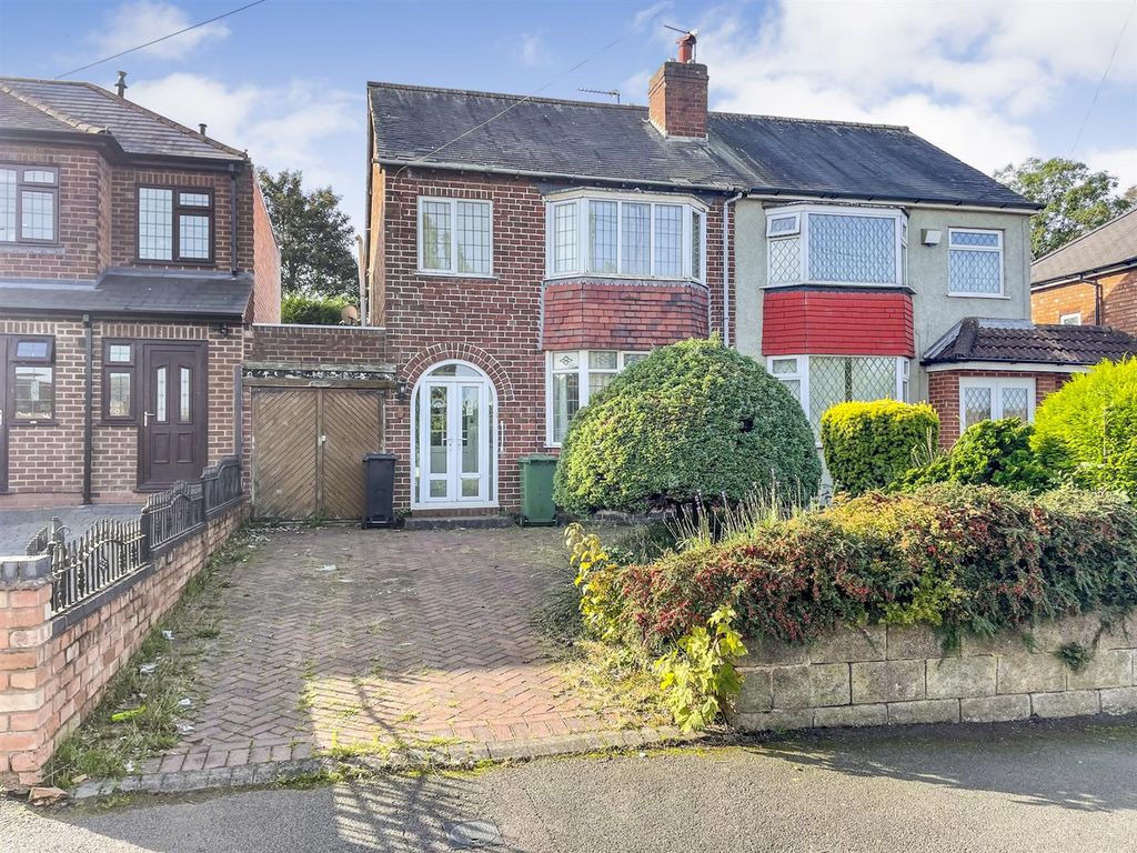 3 bed semidetached house for sale in Springfields, Rushall, Walsall
