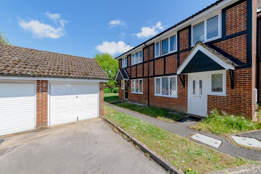 3 bed end terrace house for sale in Warblington Close, Tadley RG26 Zoopla